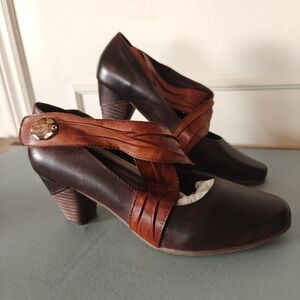 L'Artiste Plumeria Brown Leather Mary Jane Pump Heels Size 41 US 7 - Artsy, Work